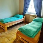 Metro Wilanowska Apartment